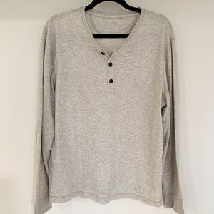 BANANA REPUBLIC long sleeve henley shirt